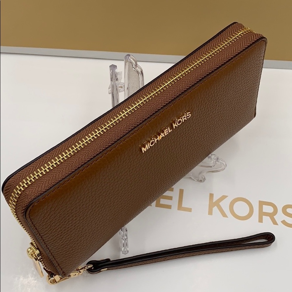 MICHAEL KORS Jet Set Travel Continental Zip - Picture 15 of 15